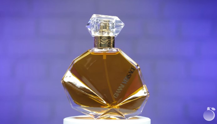 Обзор на аромат Versace Gianni Versace 