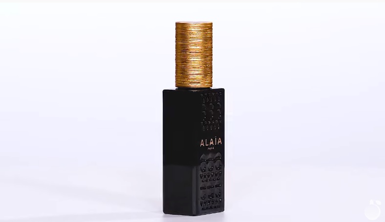 Обзор на аромат Alaia Alaia