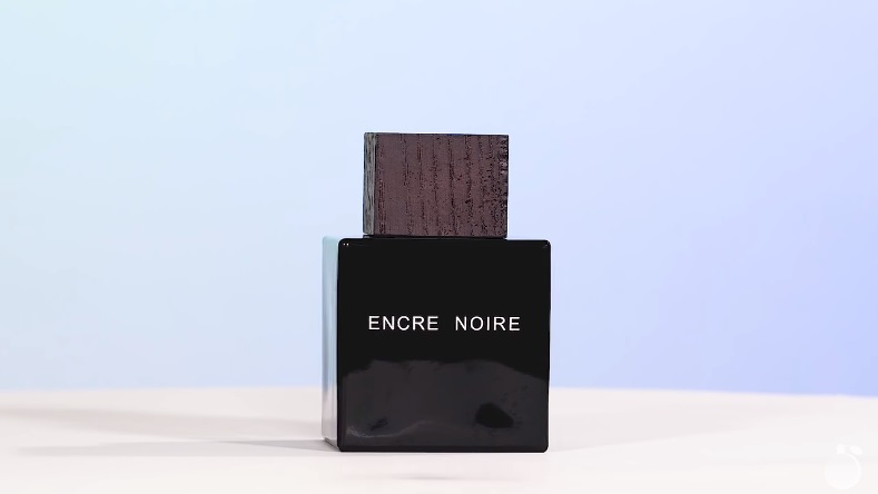 Обзор на аромат Lalique Encre Noire