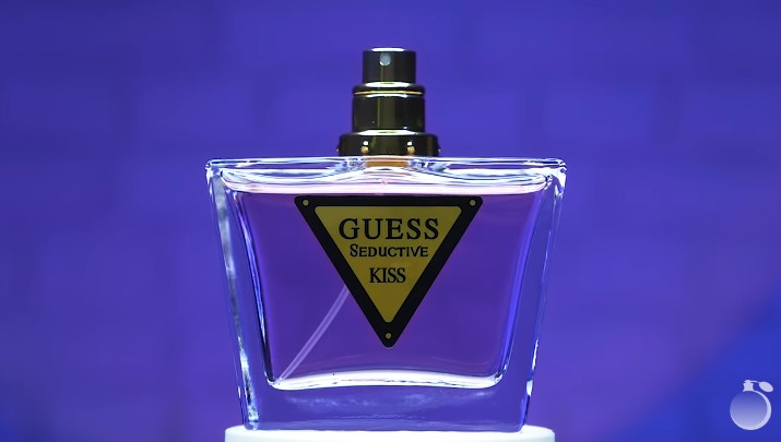 Обзор на аромат Guess Seductive Kiss