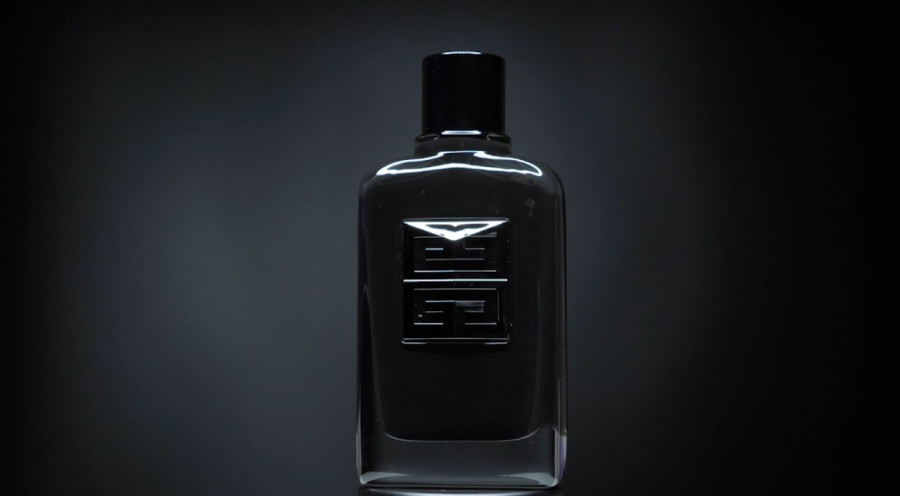 Обзор на аромат Givenchy Gentleman Society Eau De Parfum Extreme.