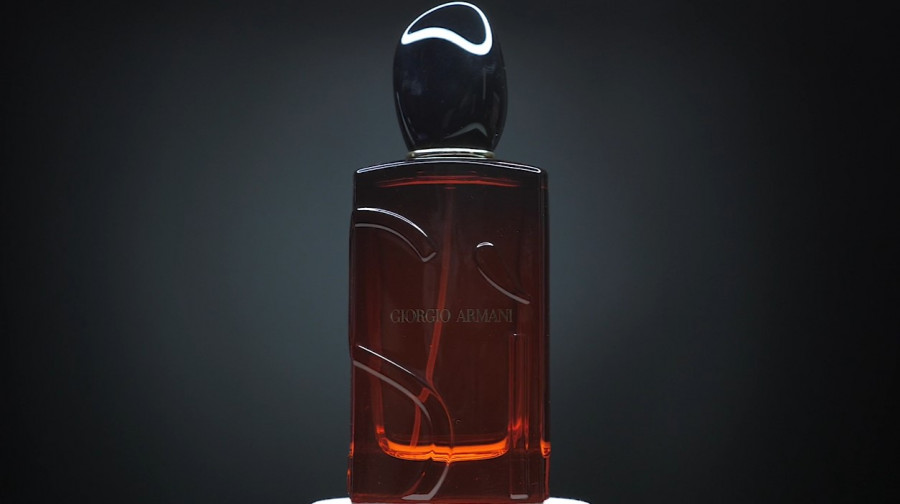 Обзор на аромат Giorgio Armani Si Passione Intense (2024)