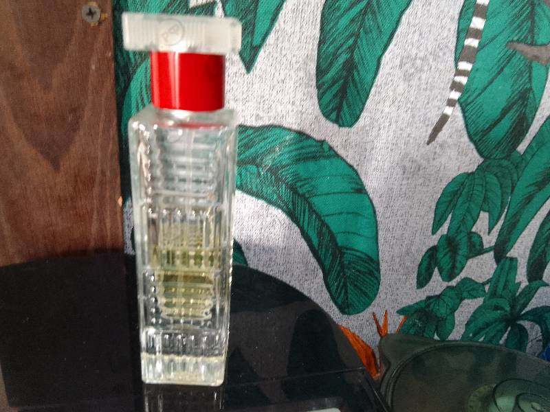 Купить Red от Bill Blass