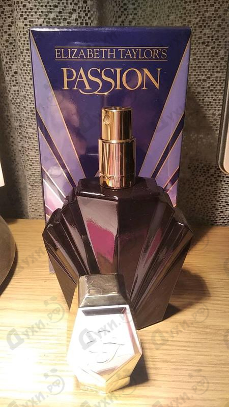 Парфюмерия Elizabeth Taylor Passion Парфюмерия Passion от Elizabeth Taylor