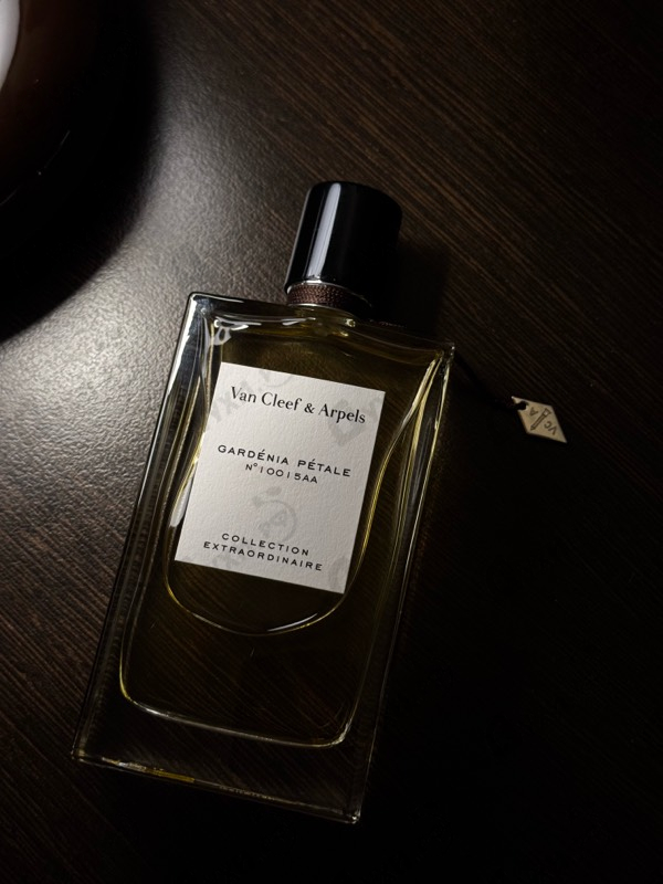 Парфюмерия Van Cleef & Arpels Collection Extraordinaire Gardenia Petale