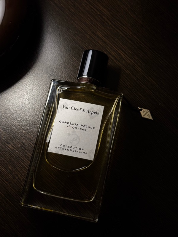 Парфюмерия Van Cleef & Arpels Collection Extraordinaire Gardenia Petale