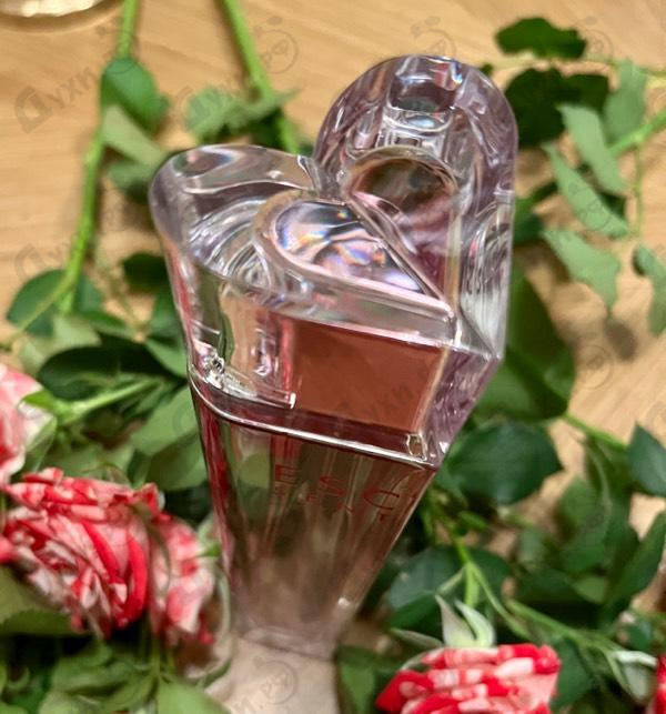 Парфюмерия Escada Sentiment Парфюмерия Sentiment от Escada