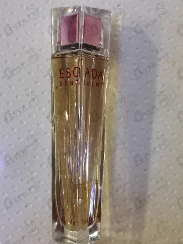 Духи Sentiment от Escada