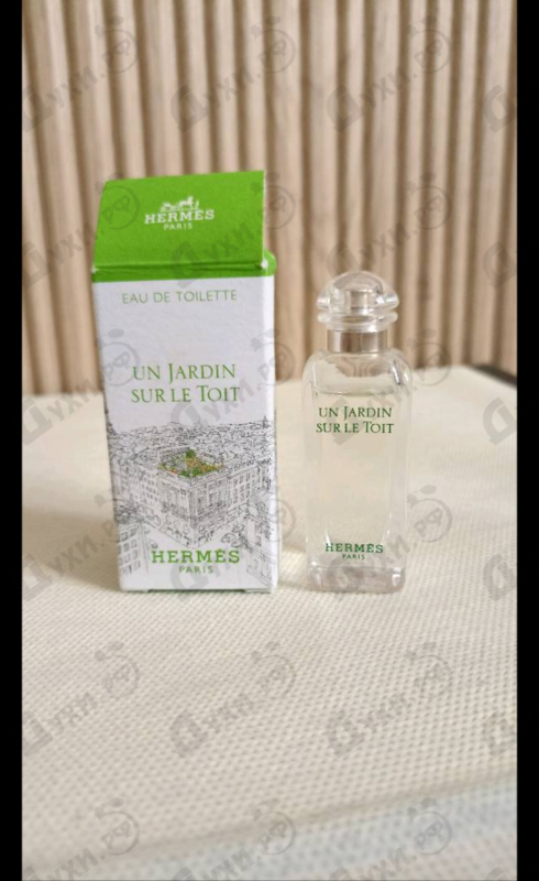 Купить Hermes Un Jardin Sur Le Toit