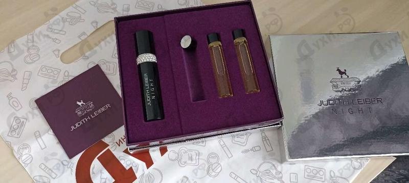 Купить Night от Judith Leiber Отзыв Judith Leiber Night