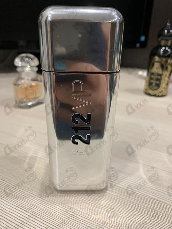 Купить Carolina Herrera 212 Vip Men