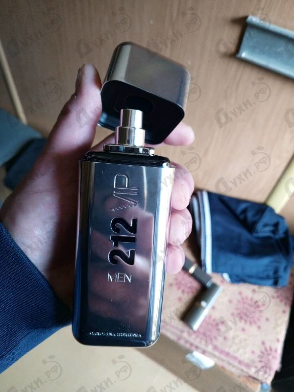 Купить Carolina Herrera 212 Vip