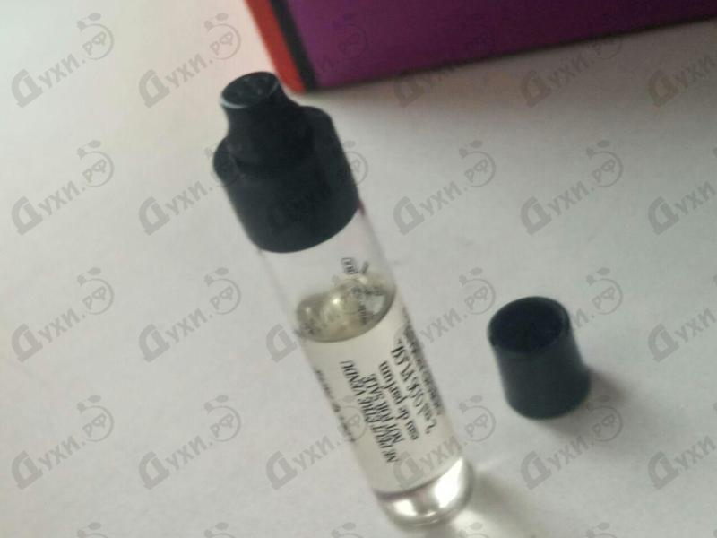 Парфюмерия Giorgio Armani Prive Bois D'encens Парфюмерия Prive Bois D'encens от Giorgio Armani