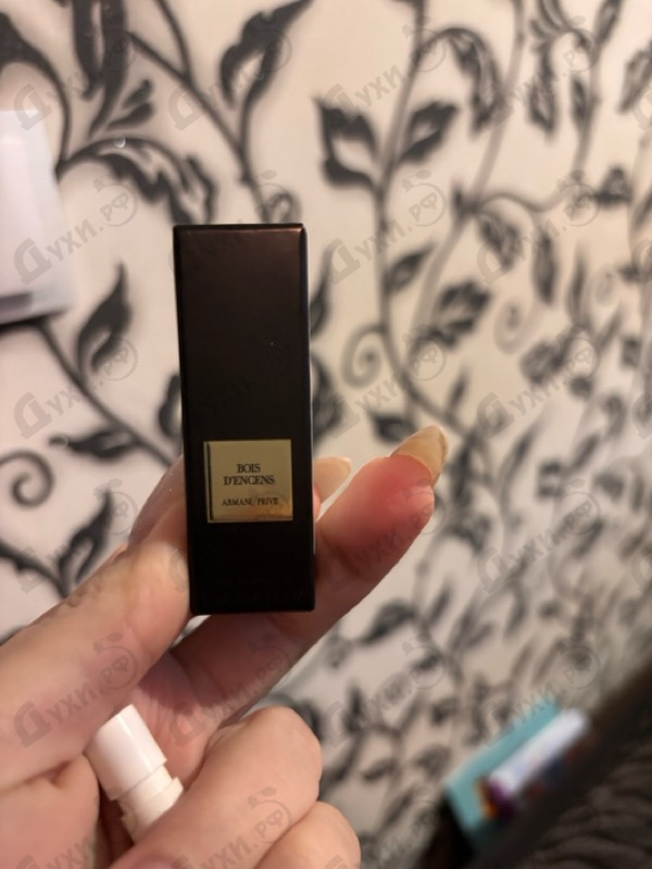 Духи Prive Bois D'encens от Giorgio Armani