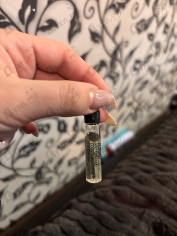 Духи Prive Bois D'encens от Giorgio Armani