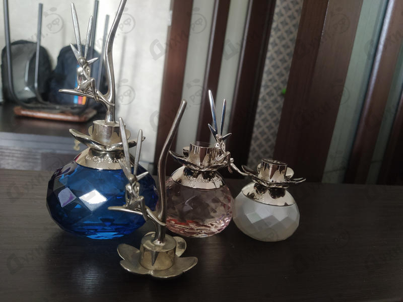 Парфюм Van Cleef & Arpels Feerie  Rose Des Neiges Купить Feerie  Rose Des Neiges от Van Cleef & Arpels