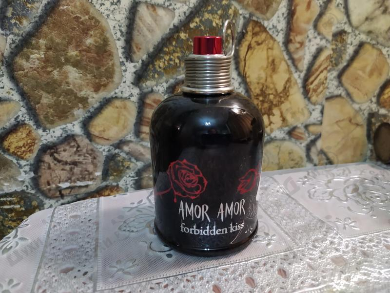 Парфюмерия Amor Amor Forbidden Kiss от Cacharel