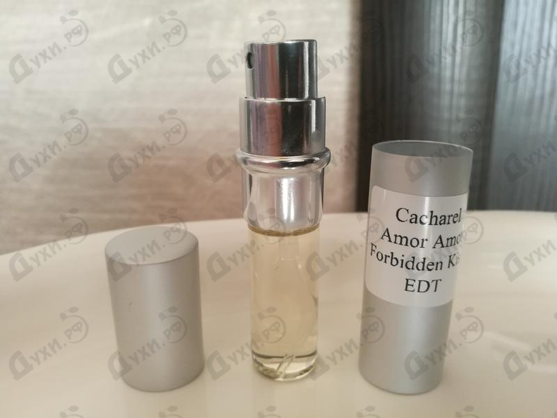 Духи Amor Amor Forbidden Kiss от Cacharel