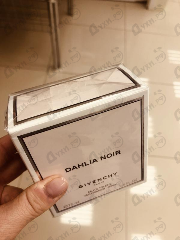 Парфюмерия Dahlia Noir от Givenchy