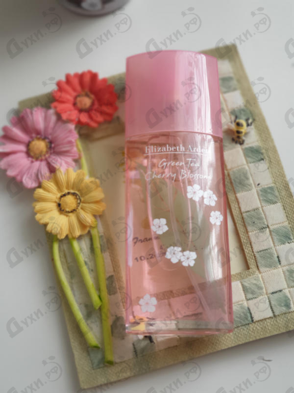 Духи Green Tea Cherry Blossom от Elizabeth Arden