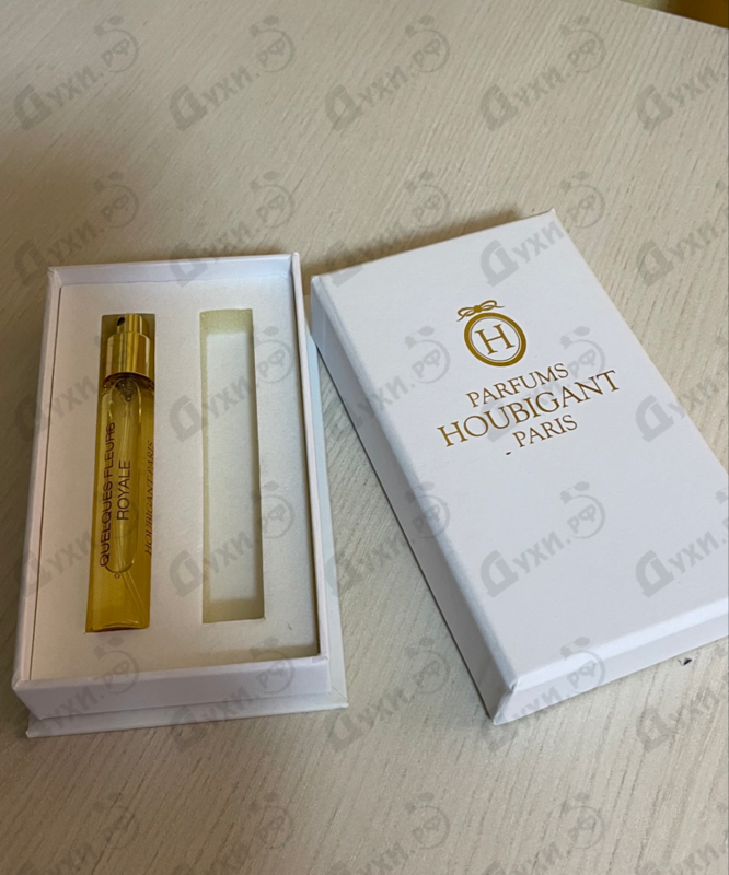 Купить Quelques Fleurs Royale от Houbigant