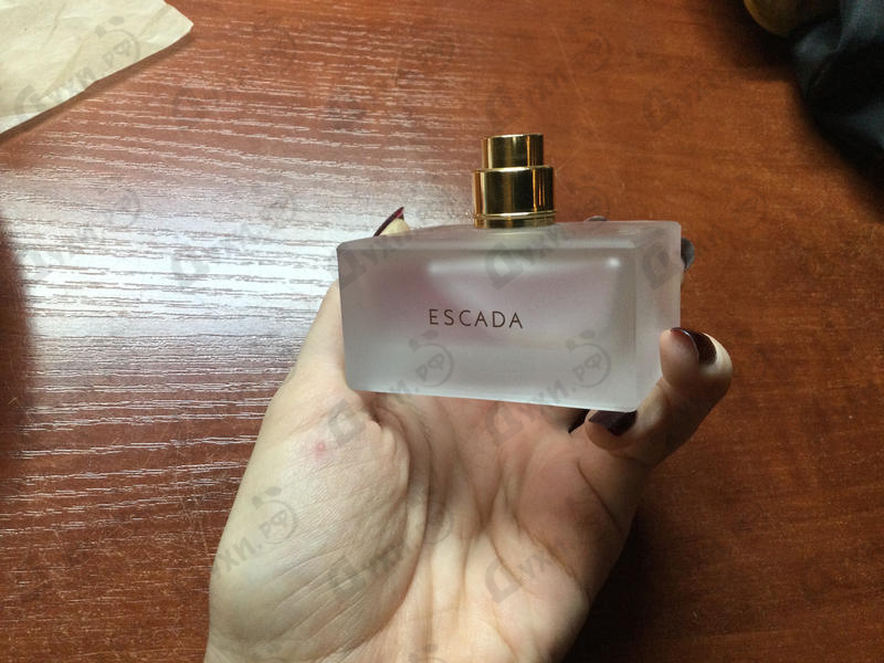 Духи Especially Delicate Notes от Escada