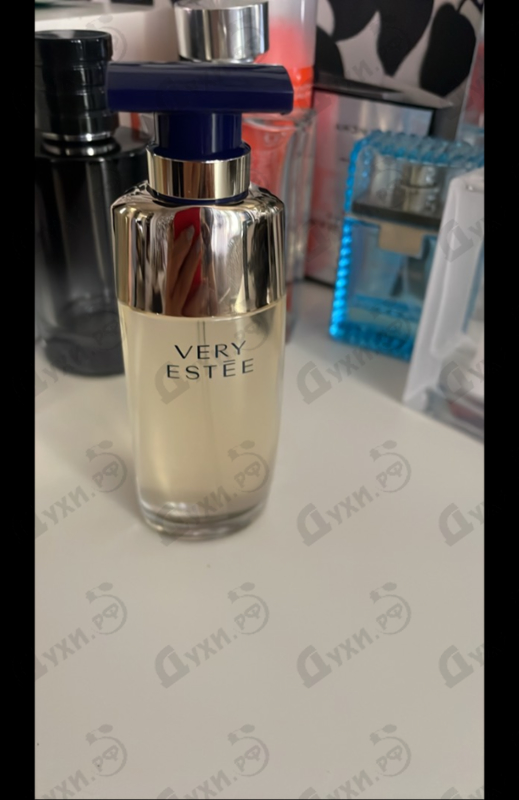 Купить Very Estee от Estee Lauder