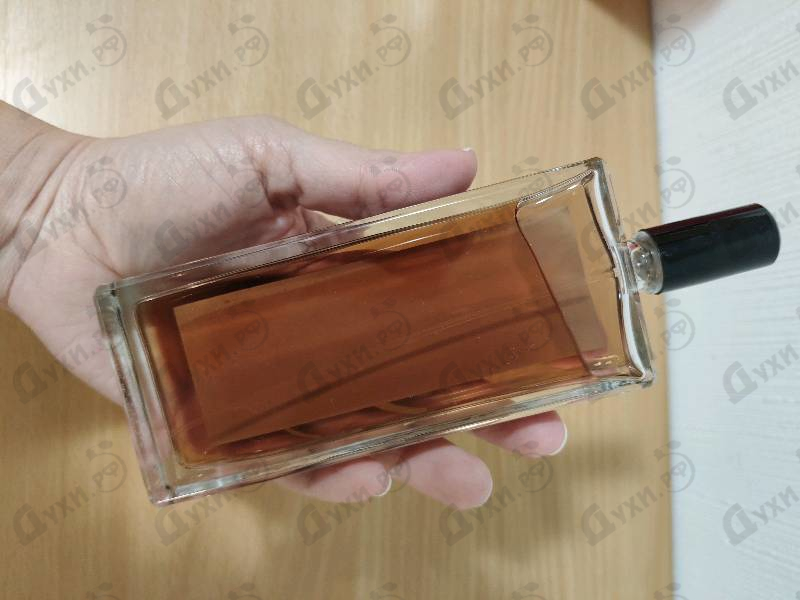 Купить Serge Lutens Santal Majuscule