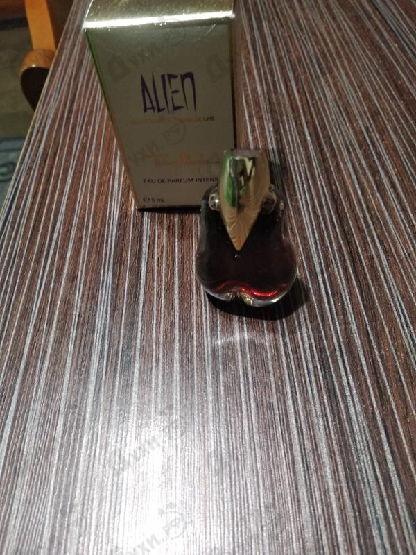 Парфюмерия Alien Essence Absolue от Thierry Mugler