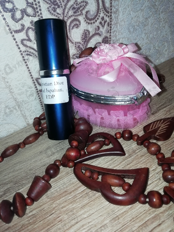 Парфюмерия Oud Ispahan от Christian Dior