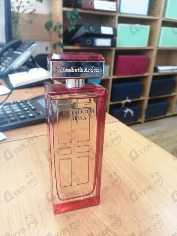 Парфюмерия Red Door Aura от Elizabeth Arden