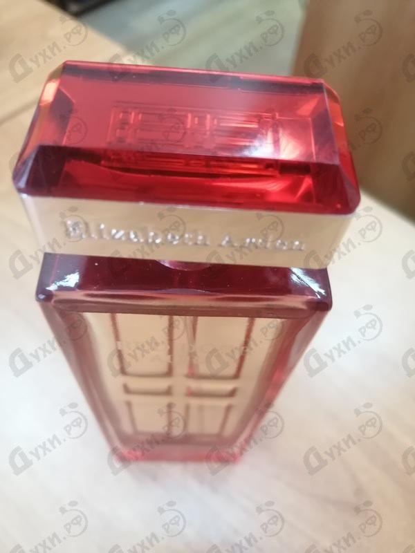 Парфюмерия Red Door Aura от Elizabeth Arden