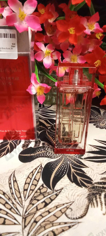 Парфюмерия Red Door Aura от Elizabeth Arden
