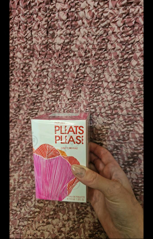 Купить Issey Miyake Pleats Please