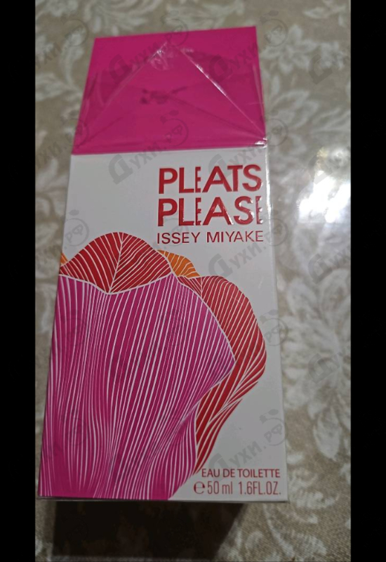 Купить Pleats Please от Issey Miyake