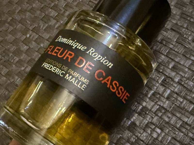 Купить Une Fleur De Cassie от Frederic Malle