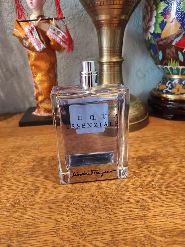 Купить Acqua Essenziale от Salvatore Ferragamo