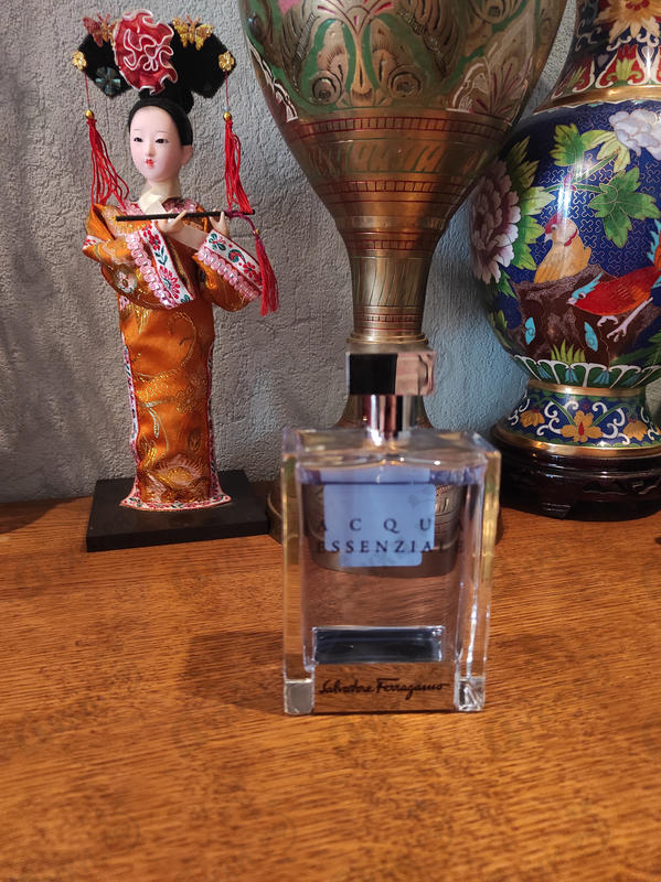 Парфюмерия Salvatore Ferragamo Acqua Essenziale