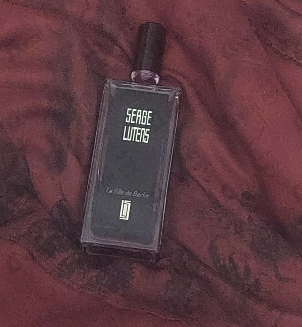 Парфюмерия Serge Lutens La Fille De Berlin