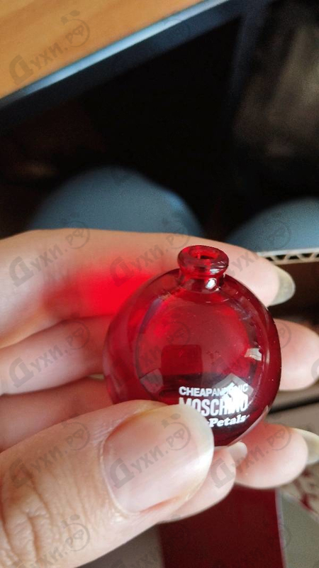 Купить Moschino Chic Petals