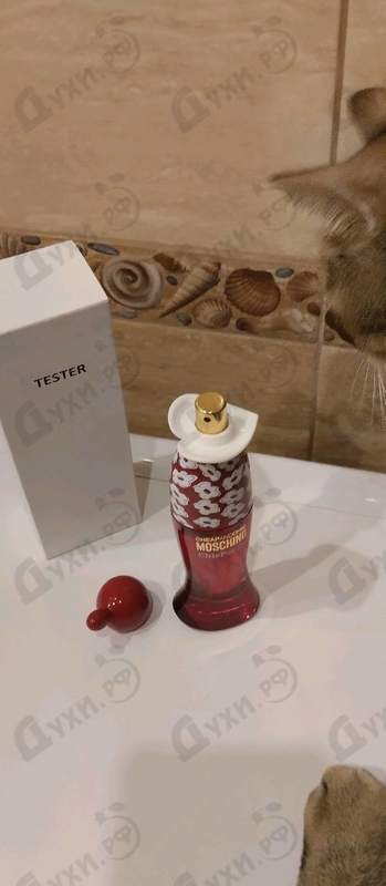 Парфюмерия Chic Petals от Moschino