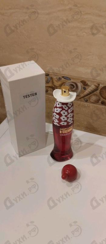 Духи Chic Petals от Moschino