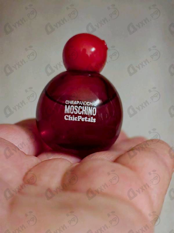 Купить Chic Petals от Moschino