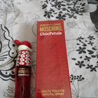 Духи Chic Petals от Moschino