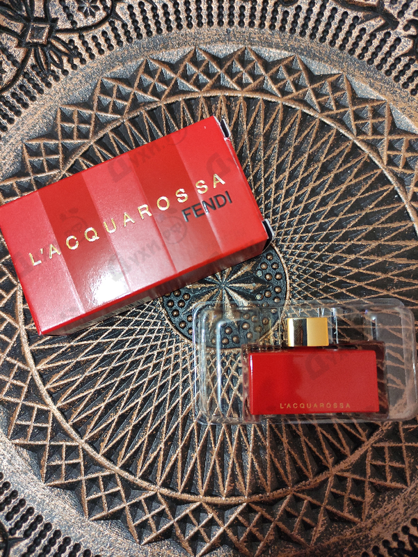 Купить L'acquarossa от Fendi