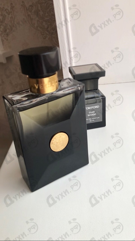 Парфюм Versace Oud Noir Духи Oud Noir от Versace