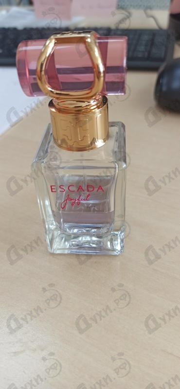 Духи Joyful от Escada Парфюмерия Escada Joyful