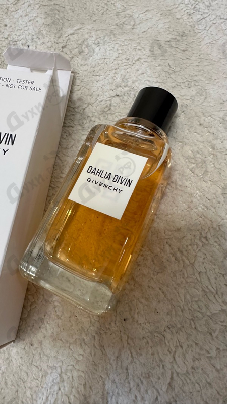 Парфюмерия Givenchy Dahlia Divin