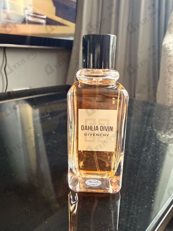 Духи Dahlia Divin от Givenchy