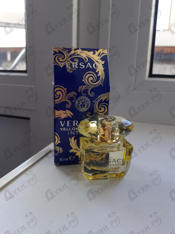Парфюмерия Versace Yellow Diamond Intense Духи Yellow Diamond Intense от Versace